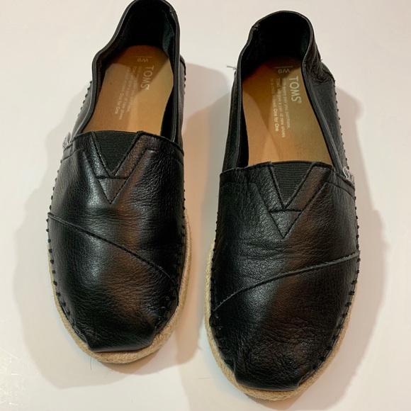 toms seasonal classic slip on